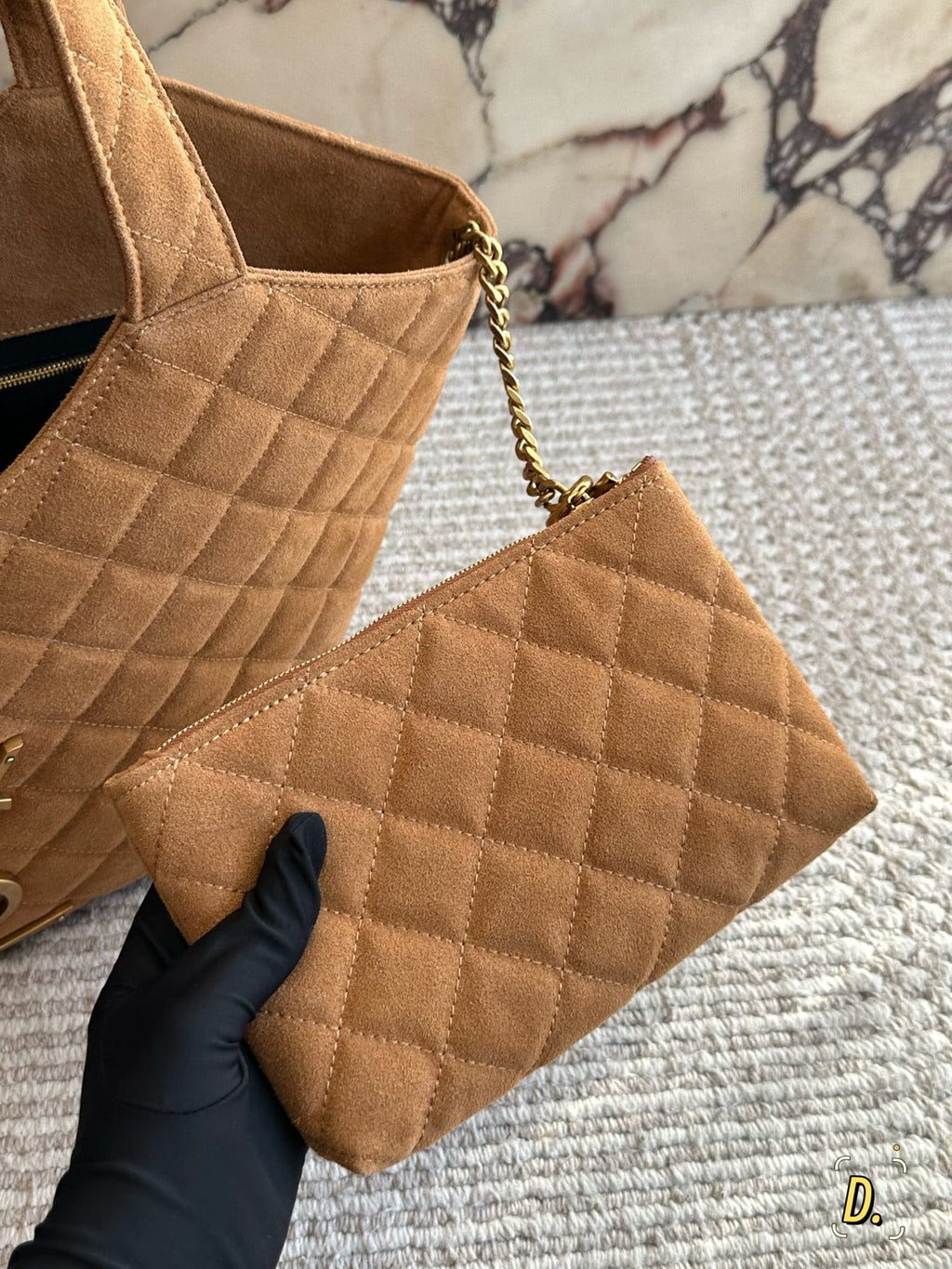 SAINT LAURENT ICARE Medium in quilted suede