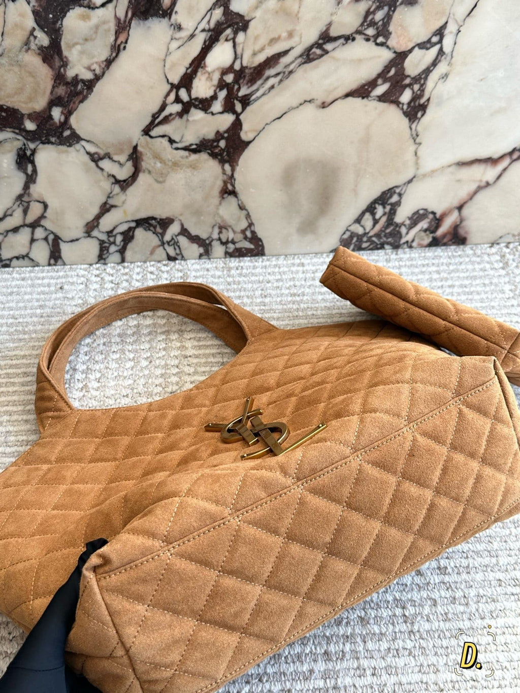 SAINT LAURENT ICARE Medium in quilted suede