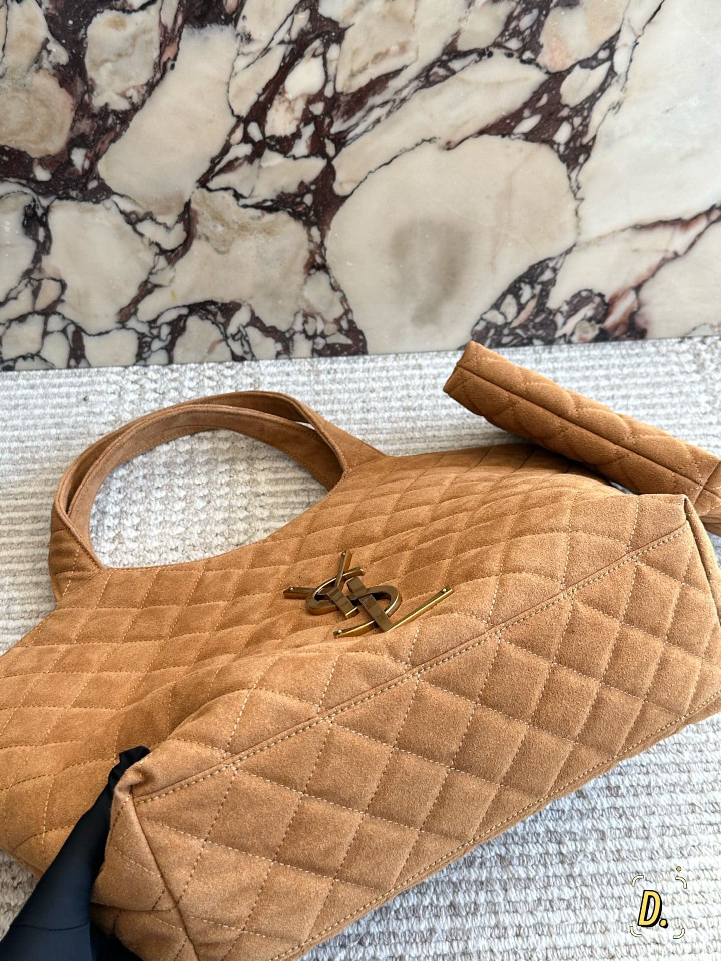 SAINT LAURENT ICARE Medium in quilted suede