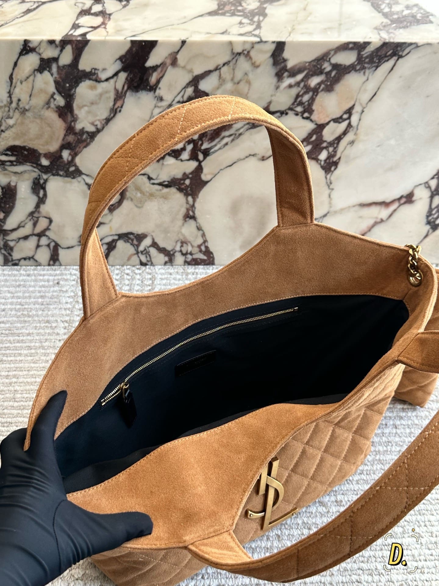 SAINT LAURENT ICARE Medium in quilted suede