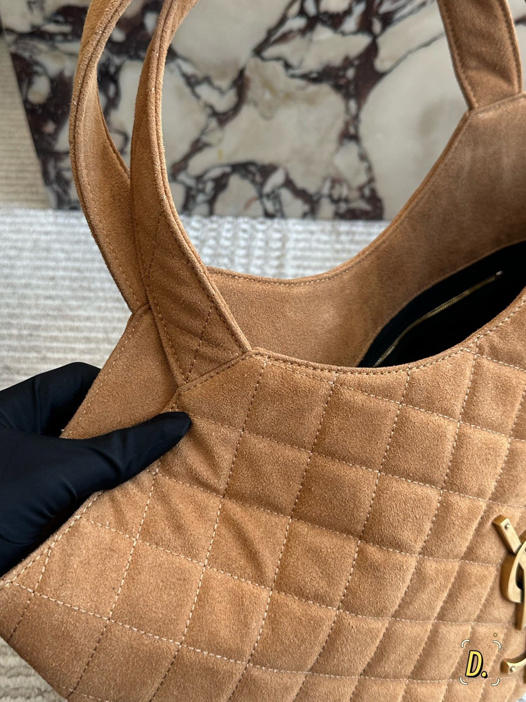 SAINT LAURENT ICARE Medium in quilted suede