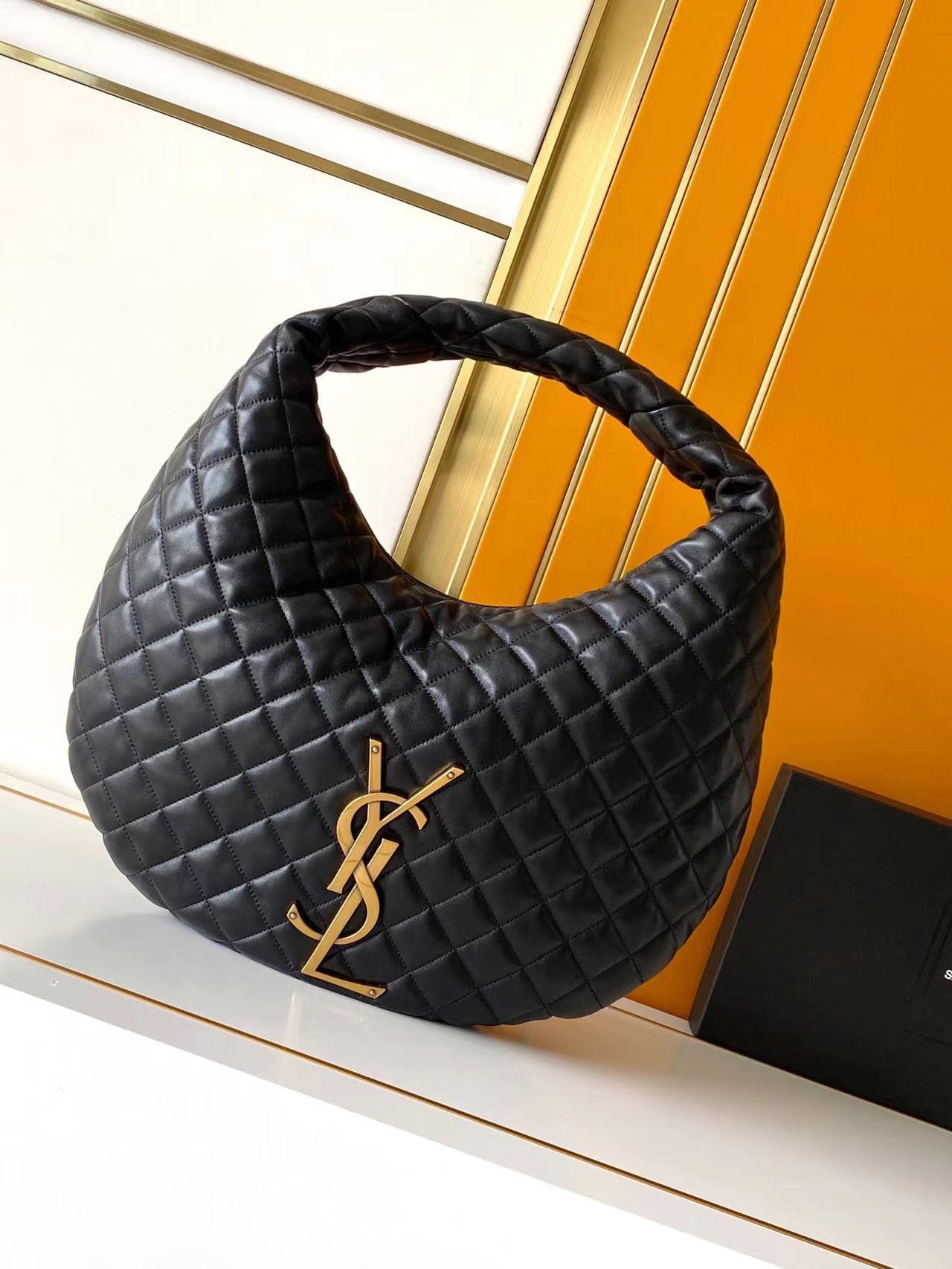SAINT LAURENTICARE hobo in quilted nappa