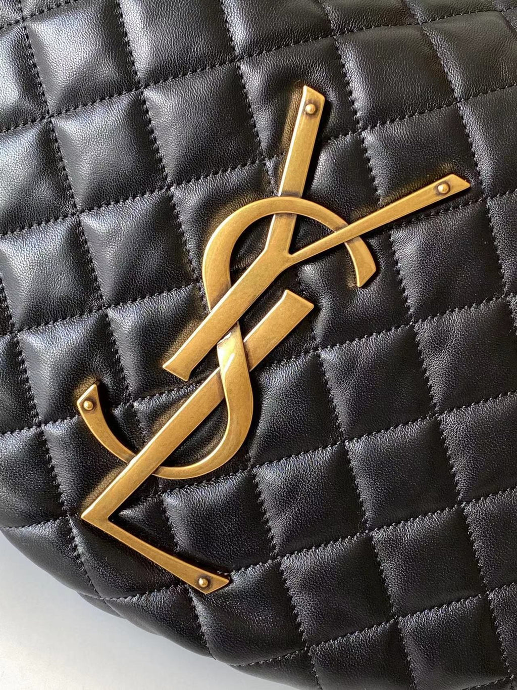 SAINT LAURENTICARE hobo in quilted nappa
