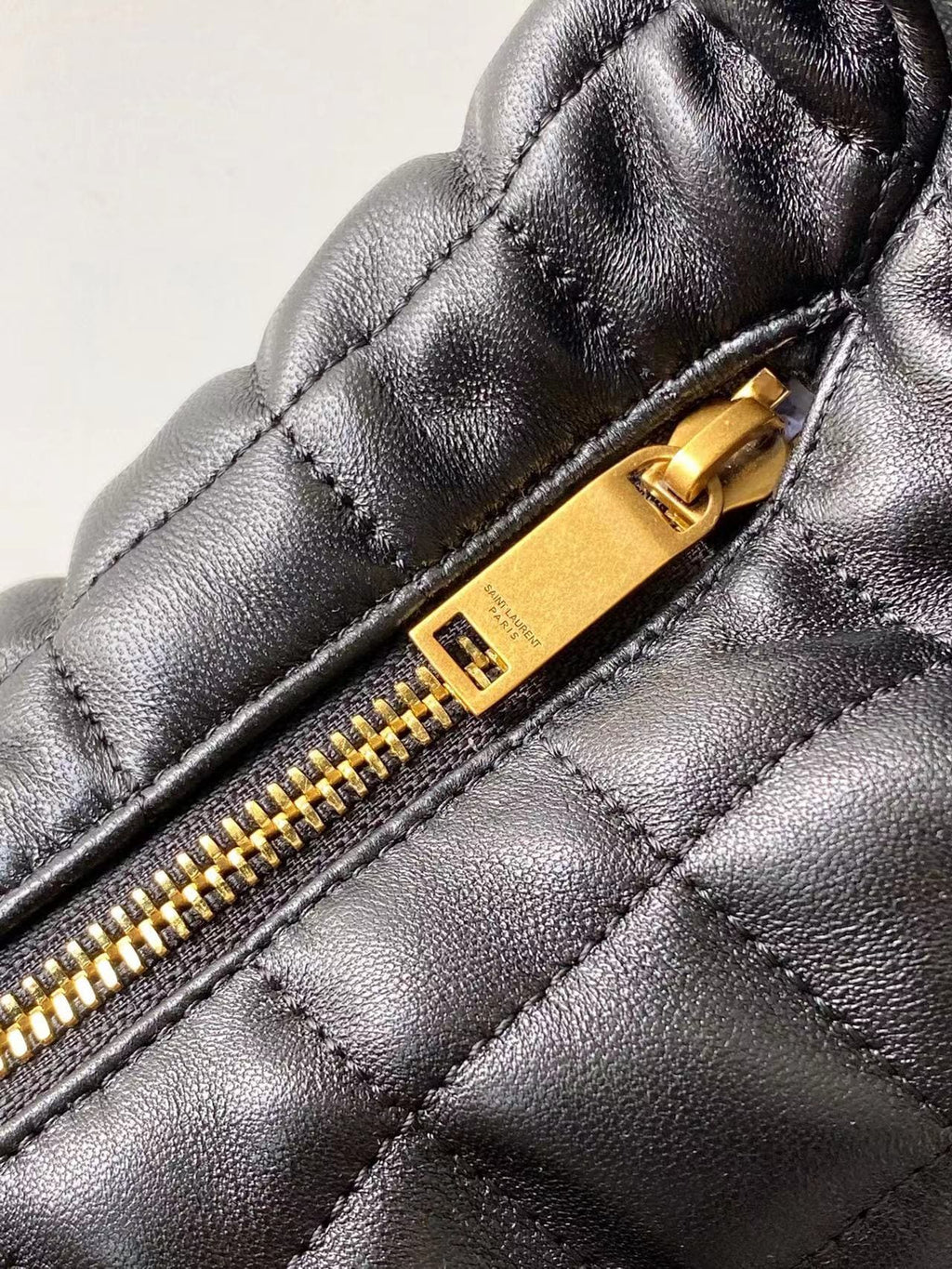 SAINT LAURENTICARE hobo in quilted nappa