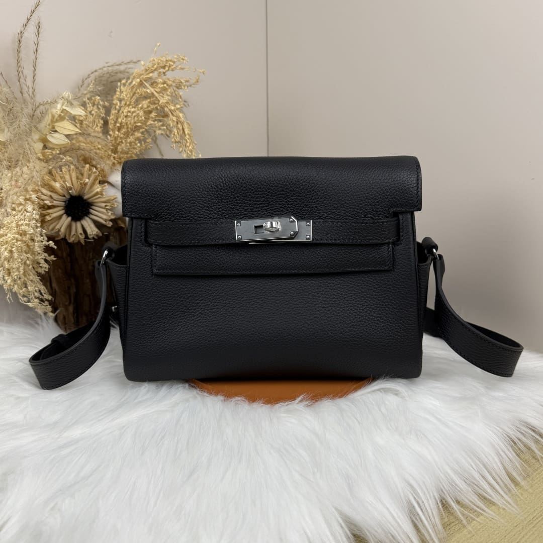 HERMÈS Kelly Messenger PM bag
