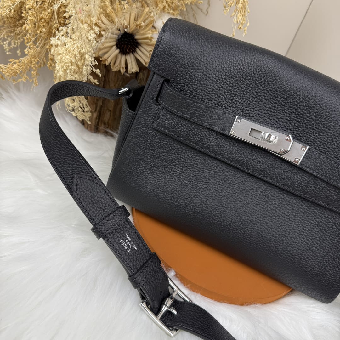 HERMÈS Kelly Messenger PM bag