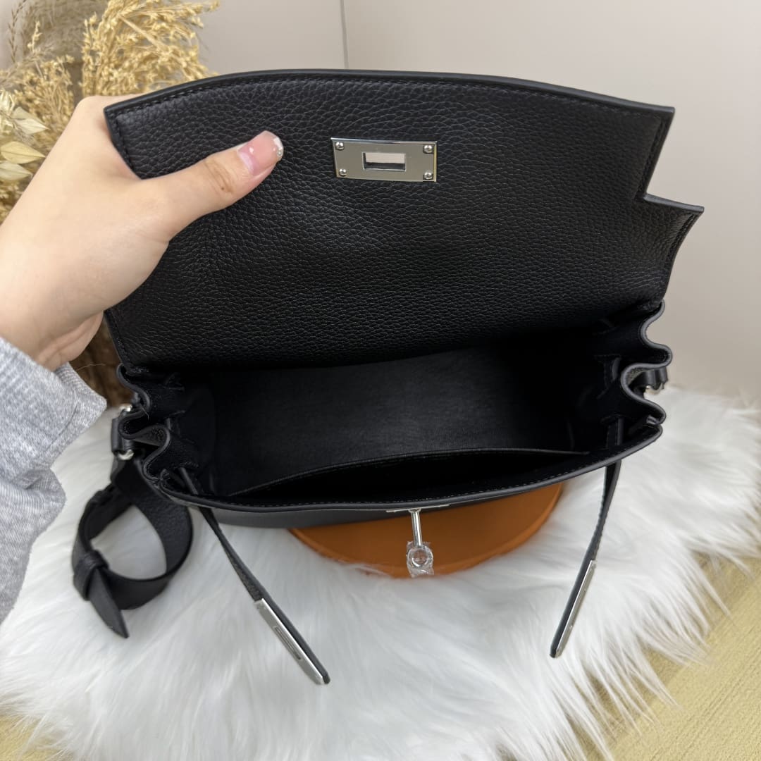 HERMÈS Kelly Messenger PM bag