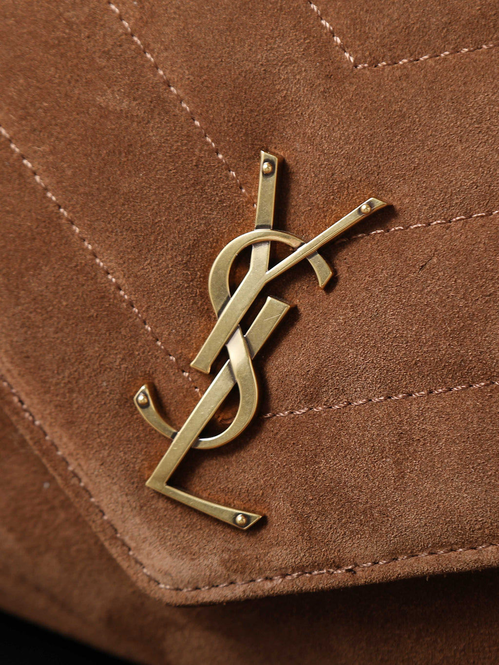 Saint Laurent  LOULOU medium in MATELASSÉ suede