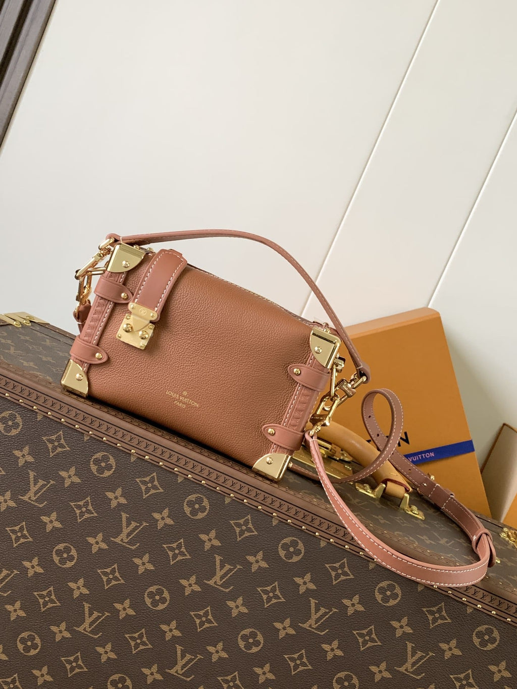 LOUIS VUITTON M15224 SIDE TRUNK