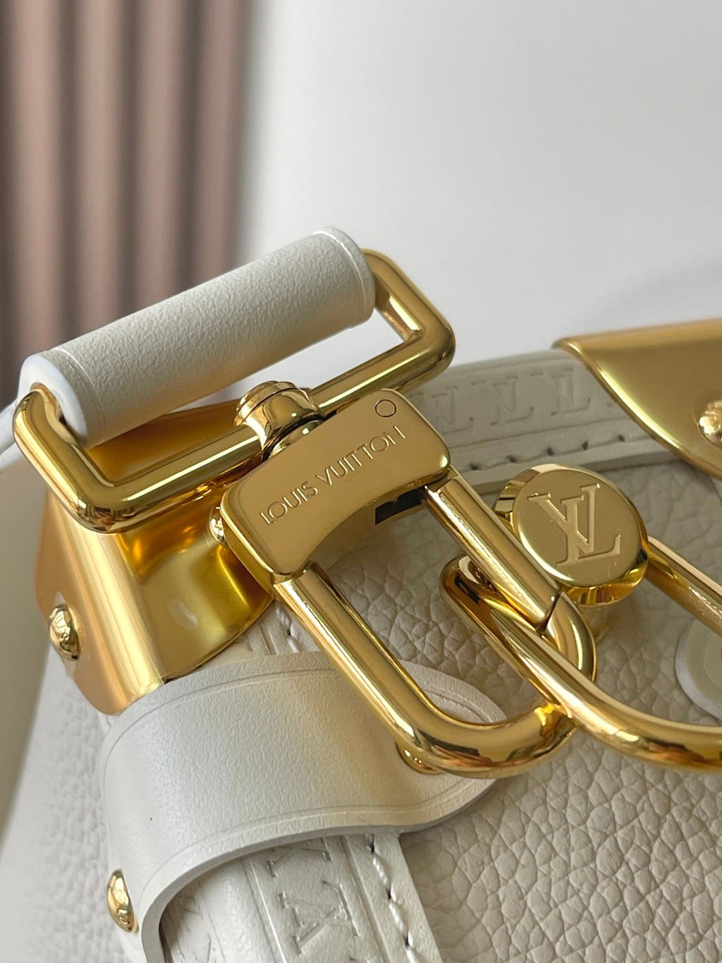 LOUIS VUITTON M23915 SIDE TRUNK