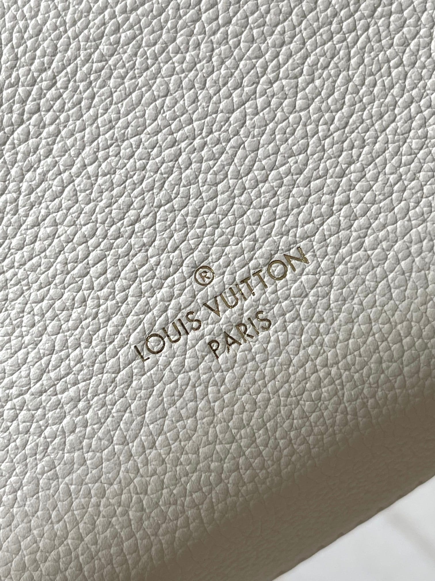 LOUIS VUITTON M23915 SIDE TRUNK