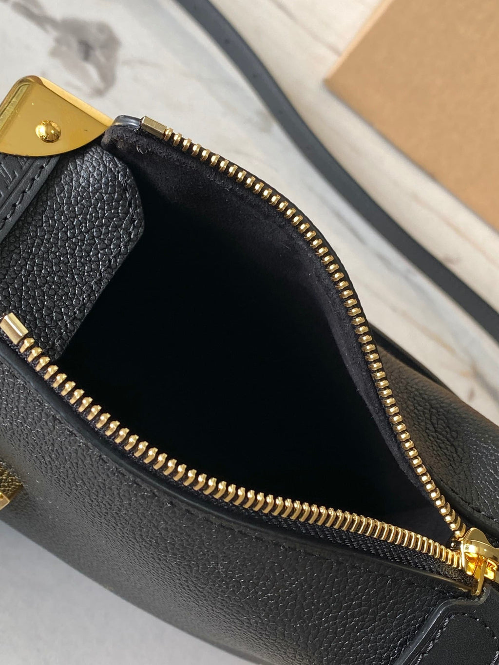 LOUIS VUITTON M23817 SIDE TRUNK