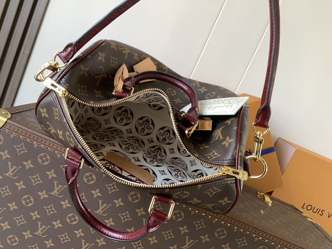 LOUIS VUITTON M28379 Speedy 30 Soft Celebration