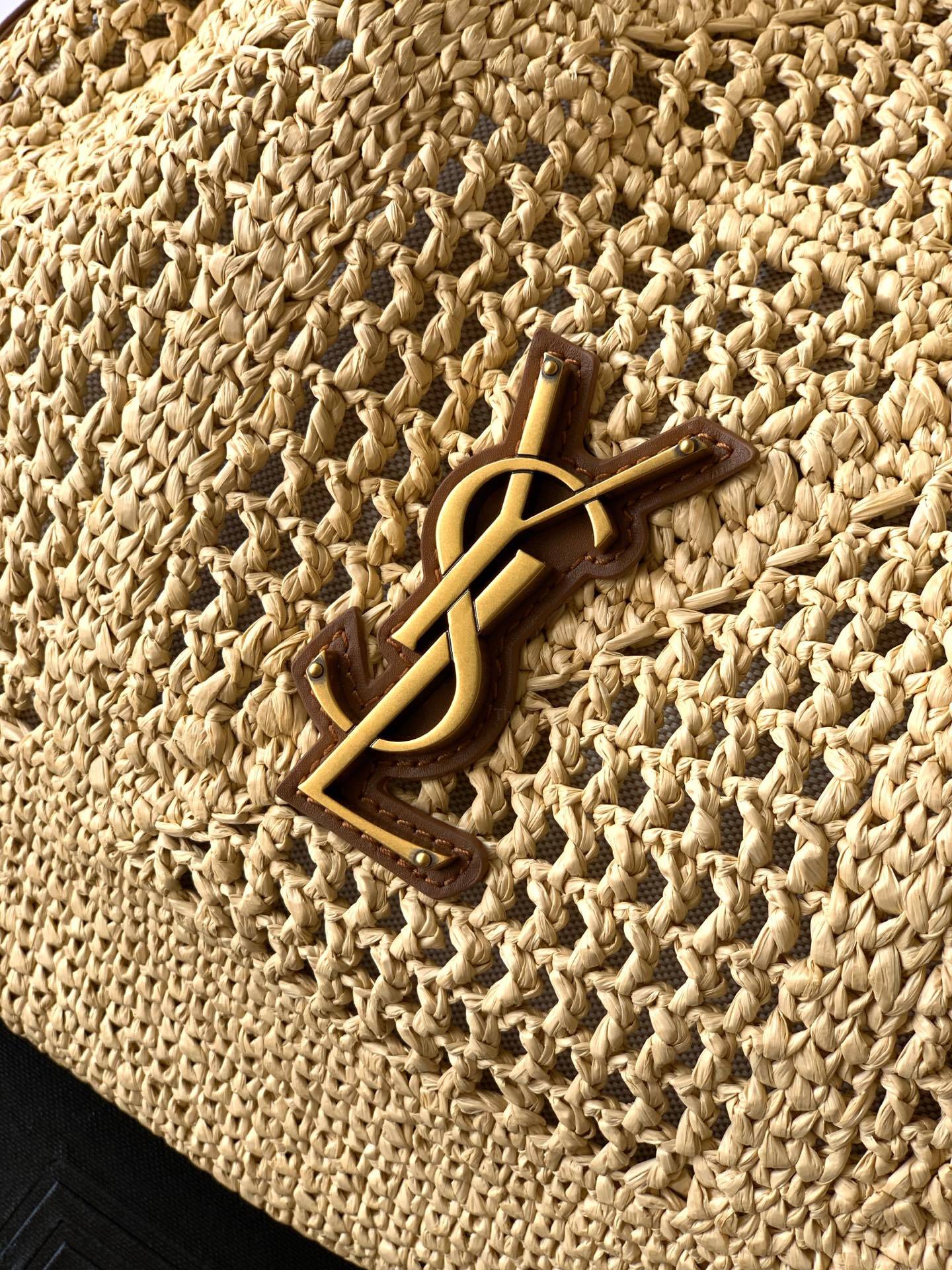 Saint Laurent Jamie Shopping Tote Bag in Raffia