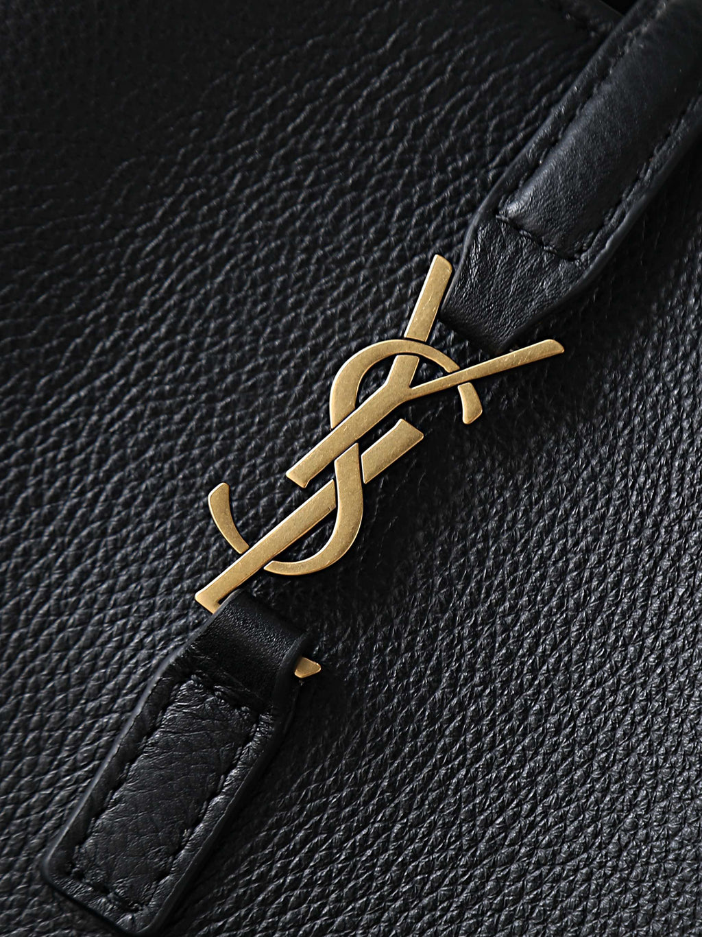 SAINT LAURENT LE 5 À 7 BABY BEA in grained leather