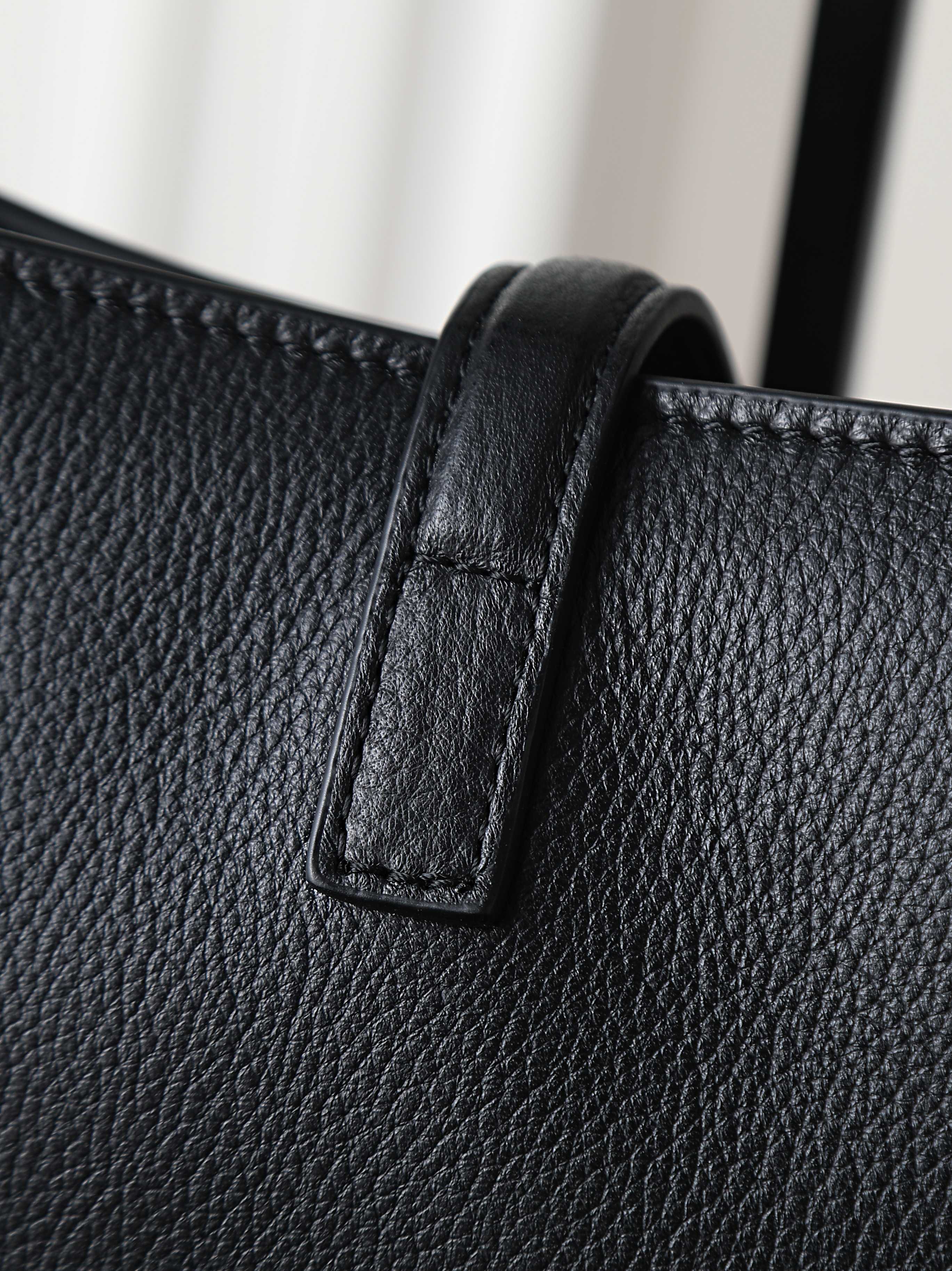 SAINT LAURENT LE 5 À 7 SMALL BEA in grained leather