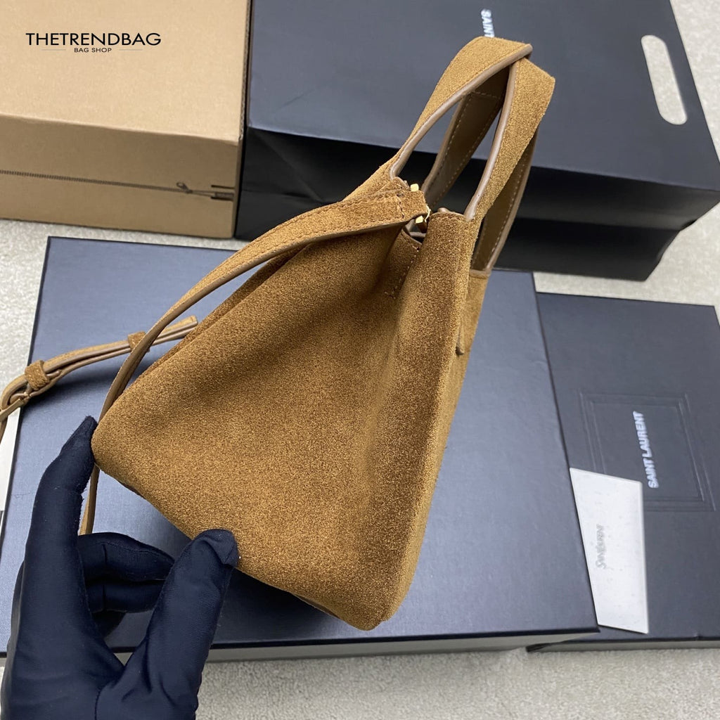 SAINT LAURENT LE 5 À 7 BABY BEA in suede