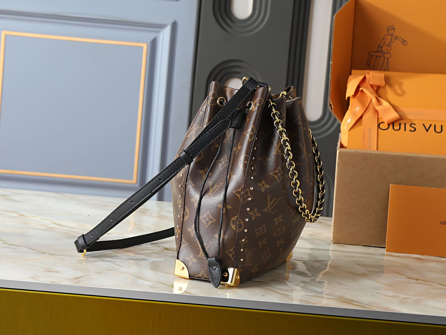 LOUIS VUITTON M28515 Noé Trunk