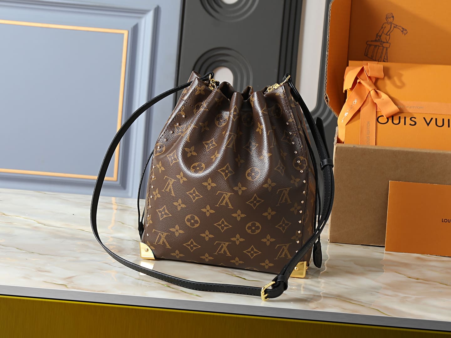 LOUIS VUITTON M28515 Noé Trunk