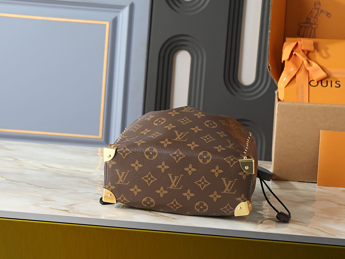 LOUIS VUITTON M28515 Noé Trunk