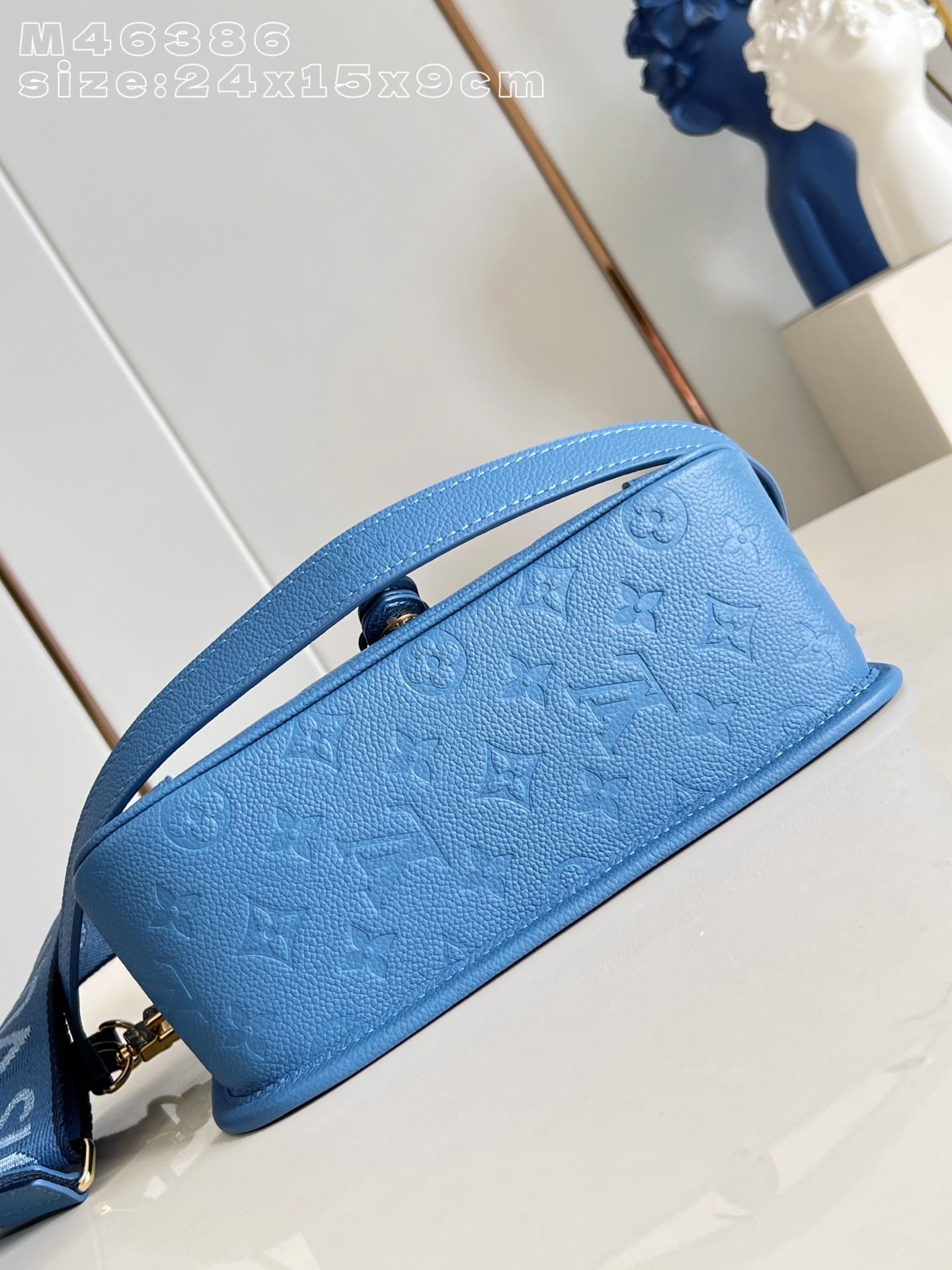 LOUIS VUITTON M27362 Diane
