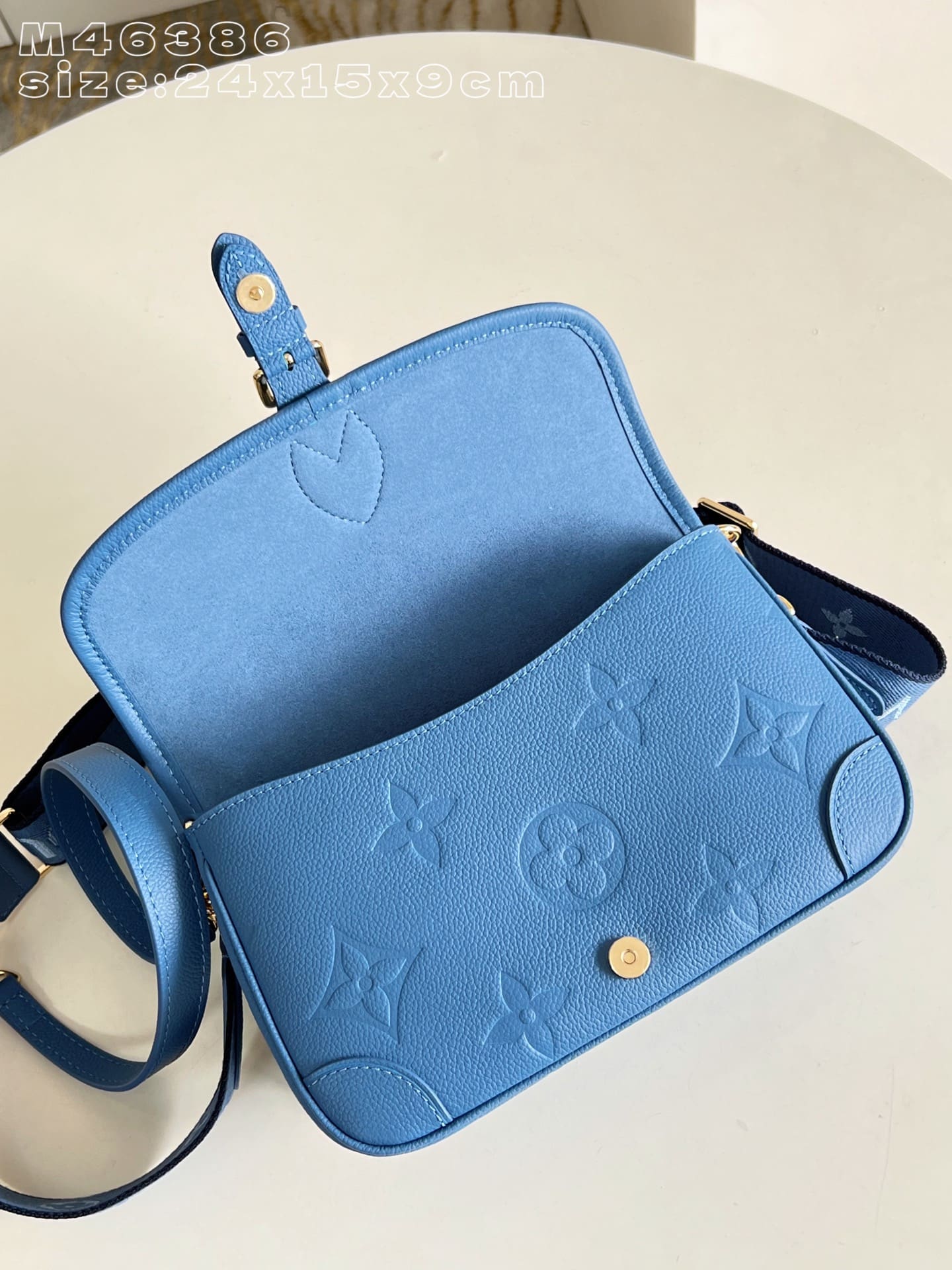 LOUIS VUITTON M27362 Diane