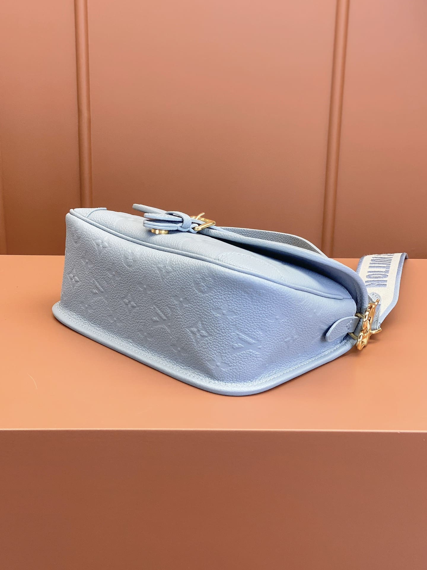 Louis Vuitton M46846 Diane