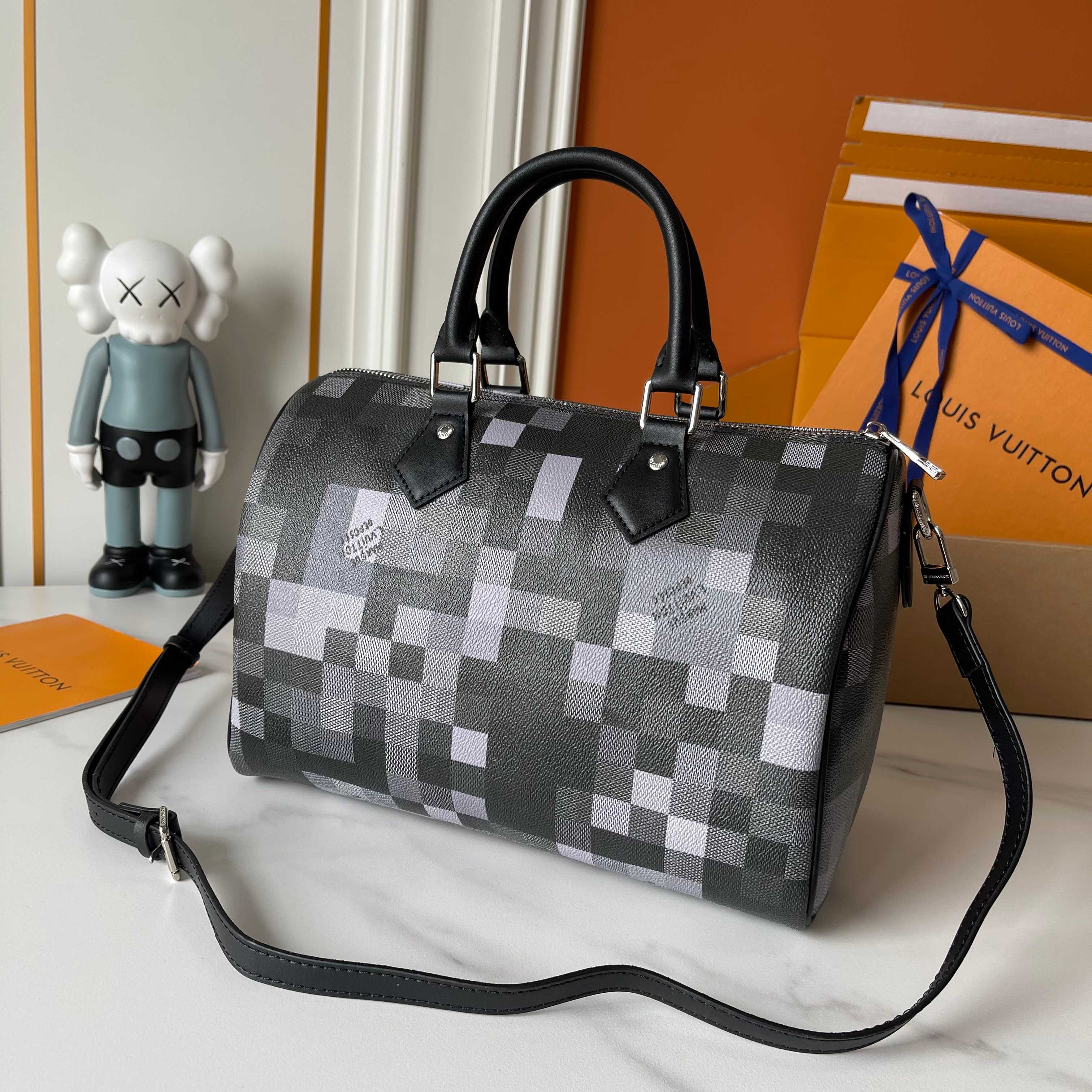 LOUIS VUITTON M28977 Speedy 30 Bandoulière