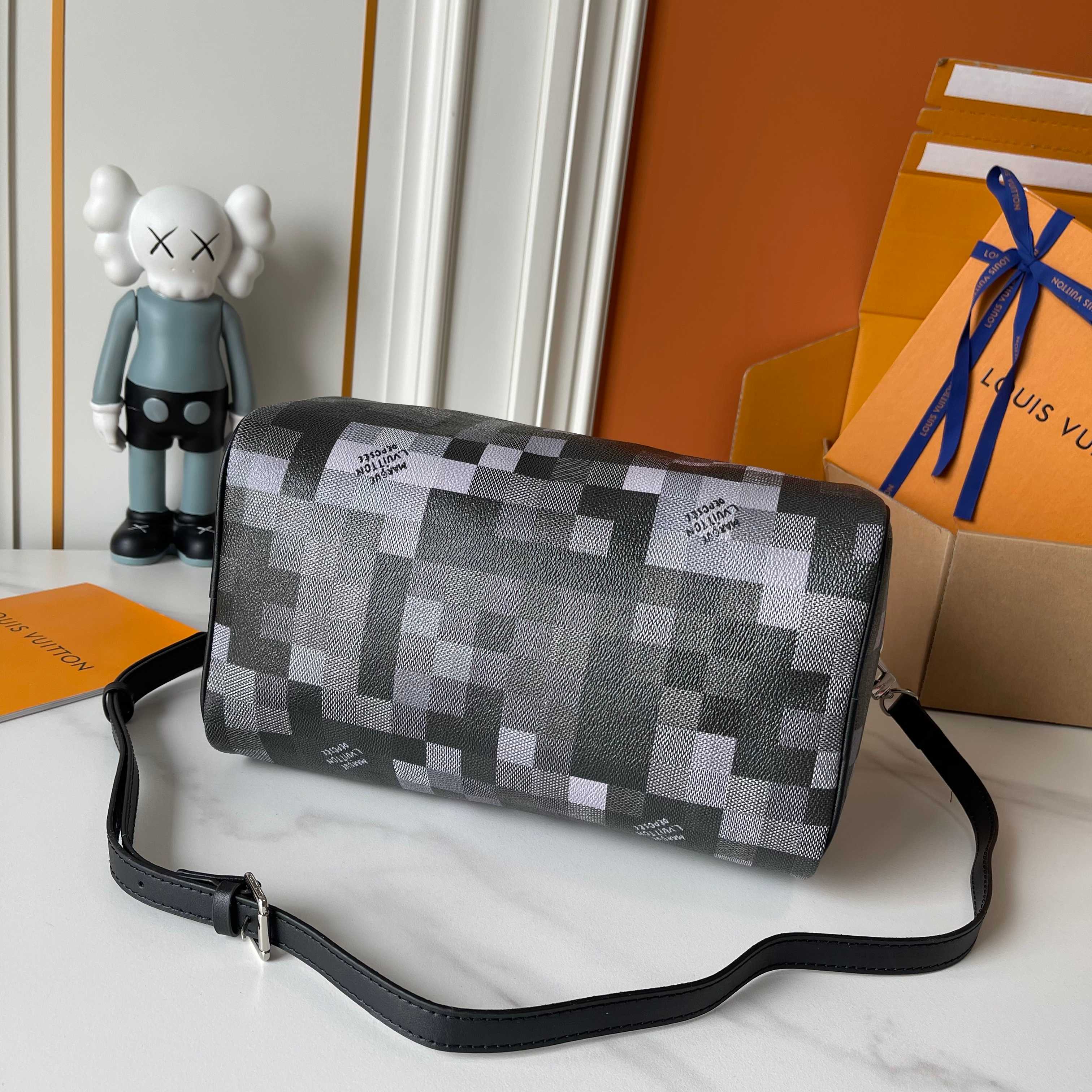 LOUIS VUITTON M28977 Speedy 30 Bandoulière