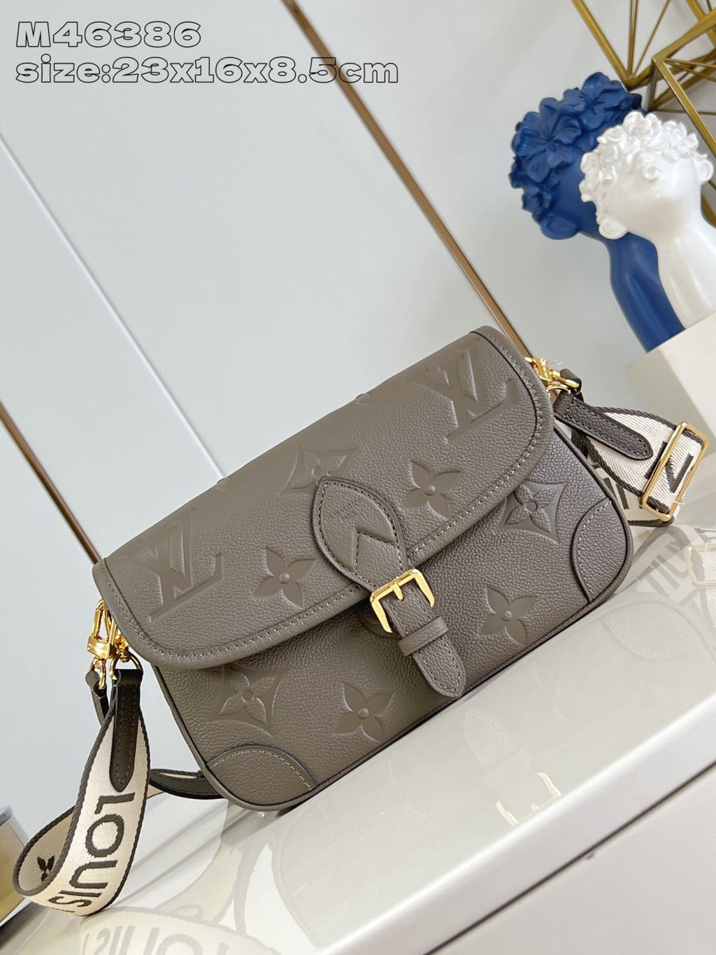 LOUIS VUITTON M46386 Diane