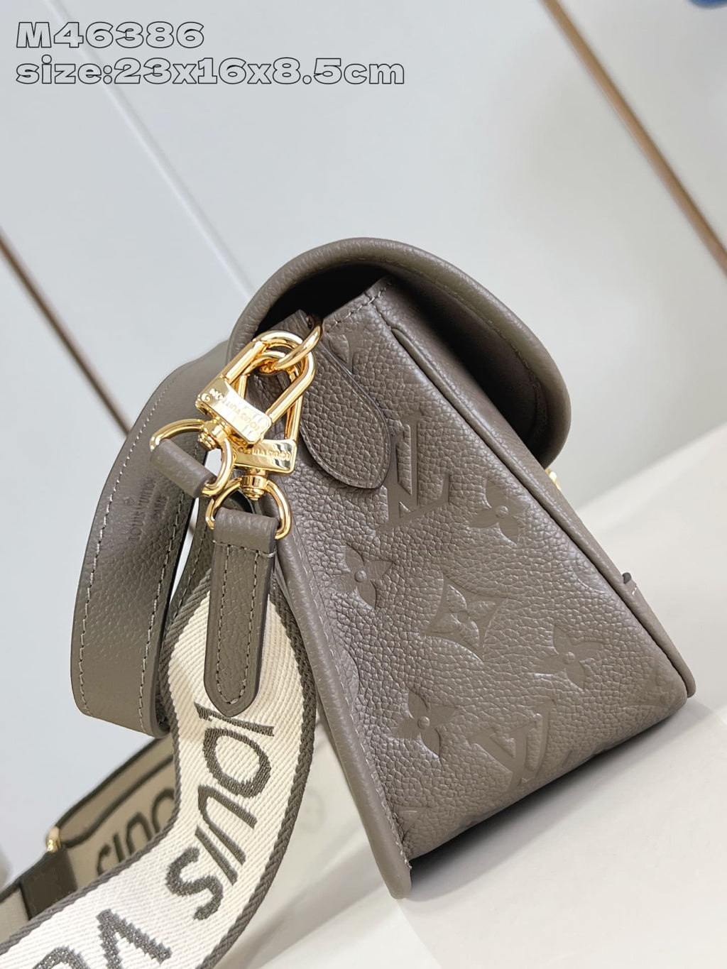 LOUIS VUITTON M46386 Diane