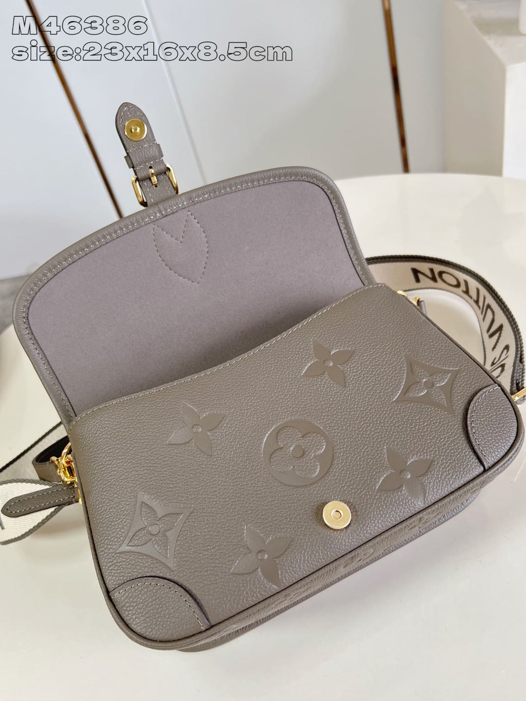 LOUIS VUITTON M46386 Diane