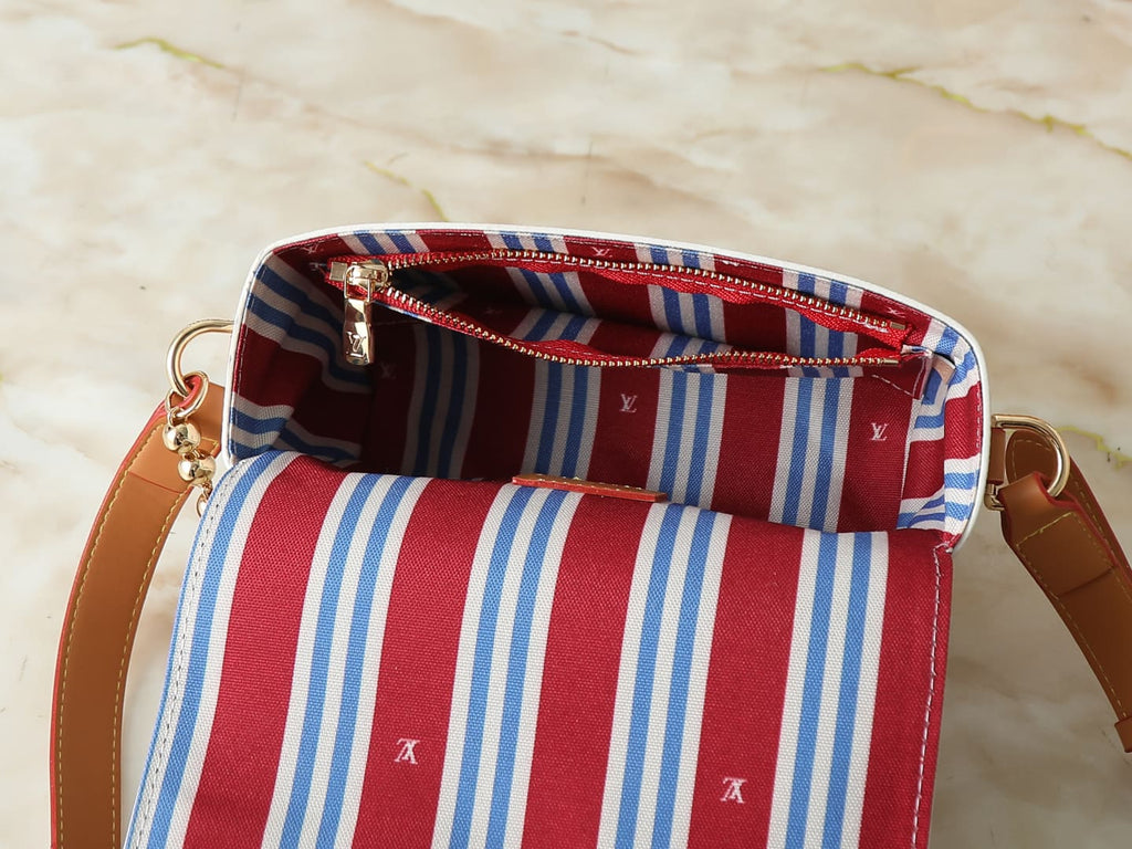 LOUIS VUITTON M14686 Steamer Wearable Wallet