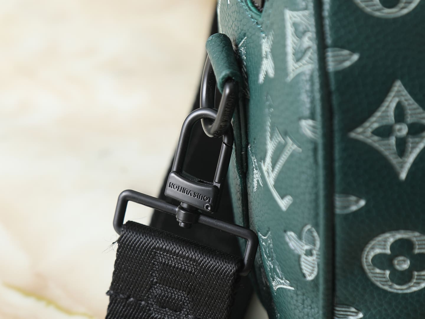 LOUIS VUITTON M27184 City Keepall