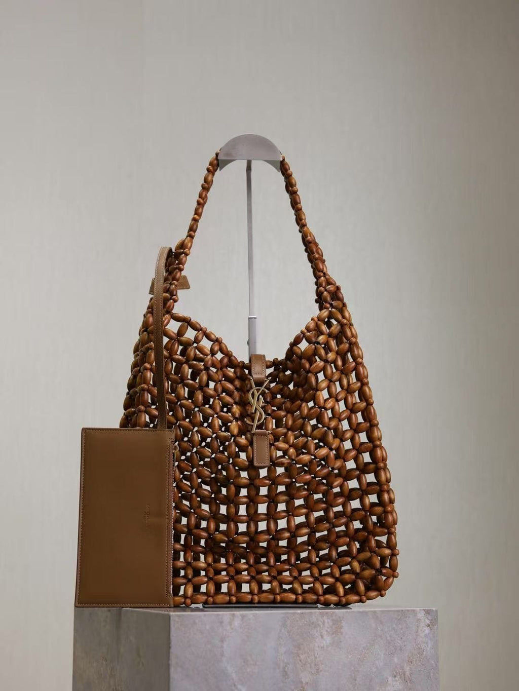 SAINT LAURENT LE 5 À 7 large in wood beads