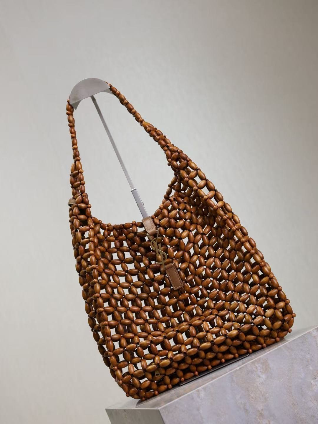 SAINT LAURENT LE 5 À 7 large in wood beads