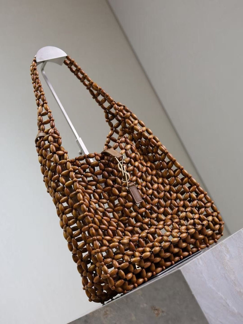 SAINT LAURENT LE 5 À 7 large in wood beads