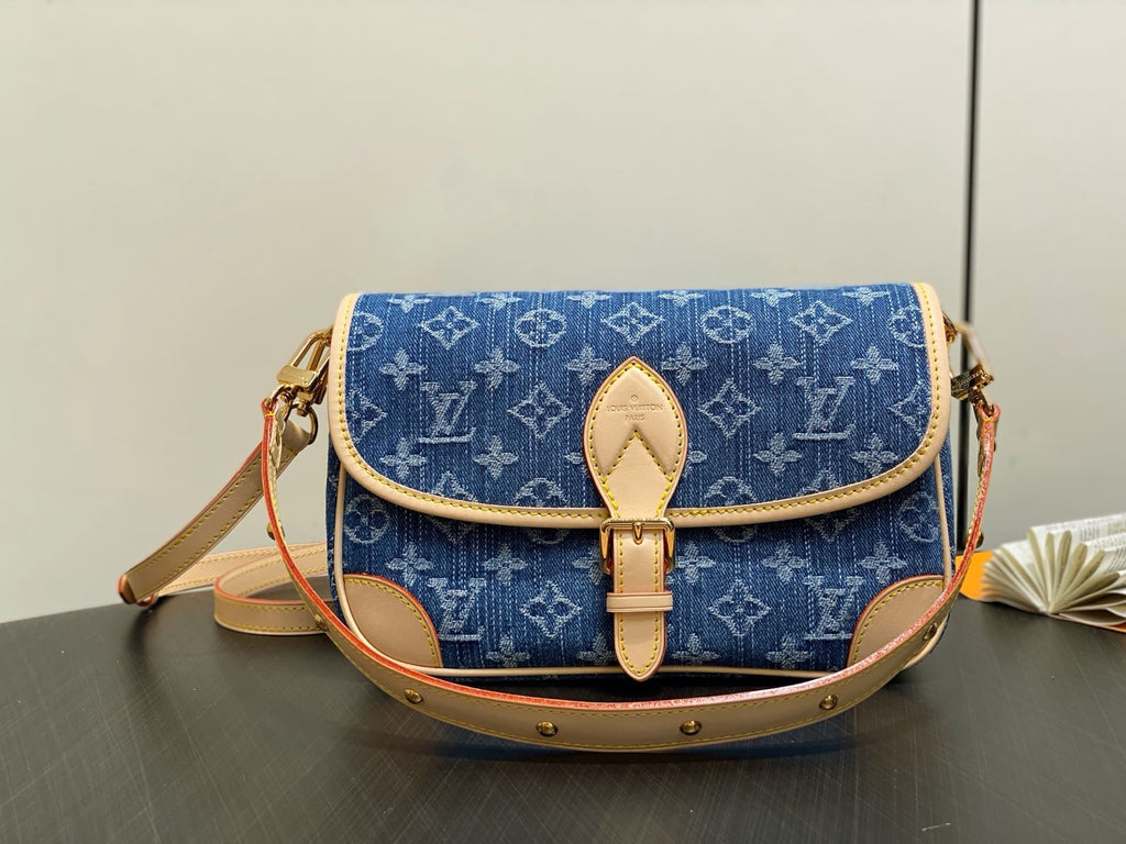 Louis Vuitton M13070 Diane
