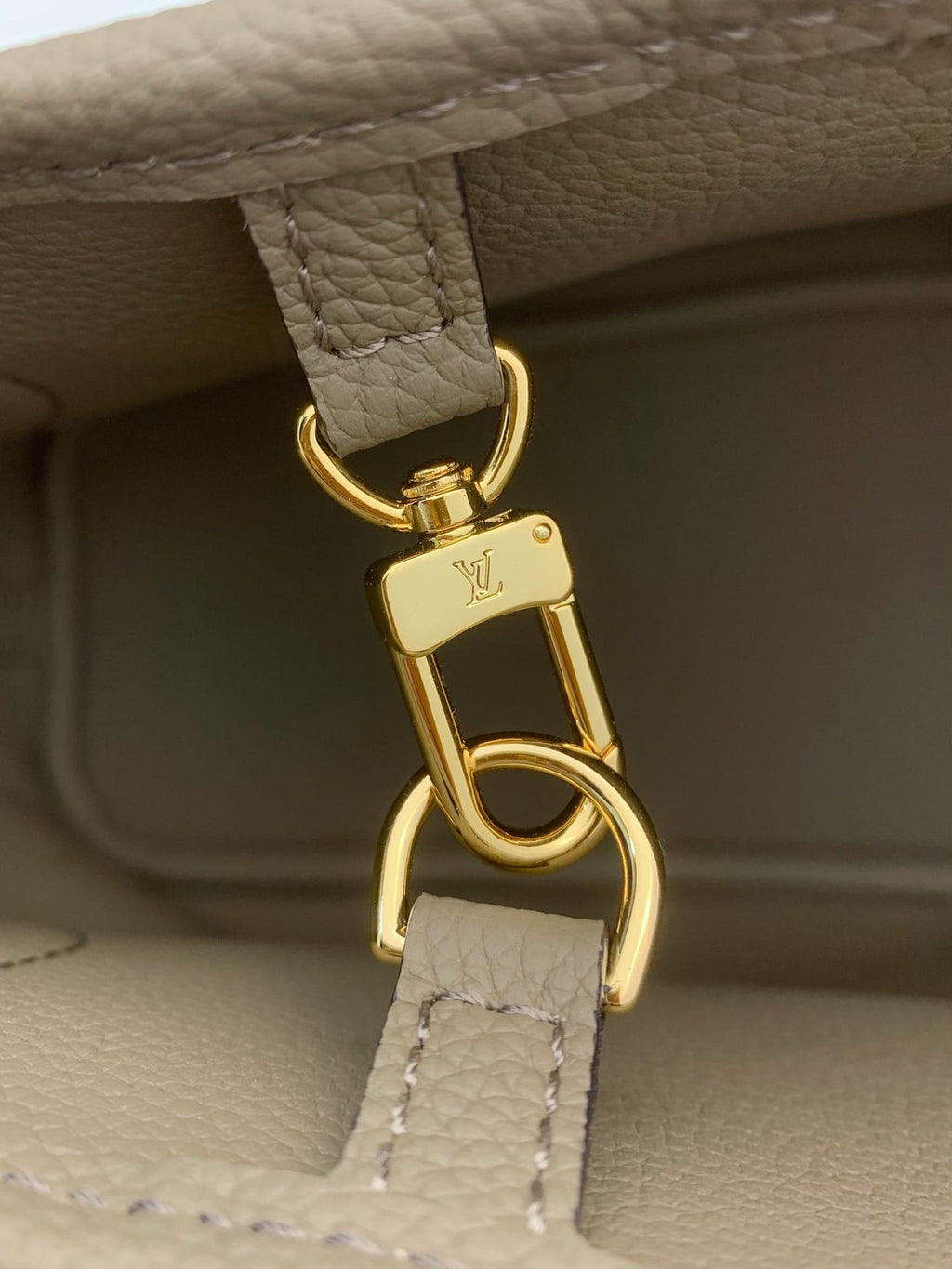 Louis Vuitton M12109 Neverfull Bandoulière Inside Out BB