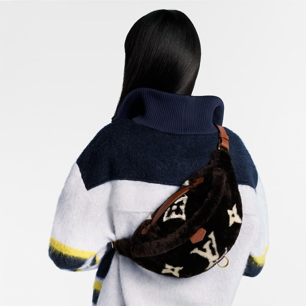 LOUIS VUITTON M11799 Bumbag