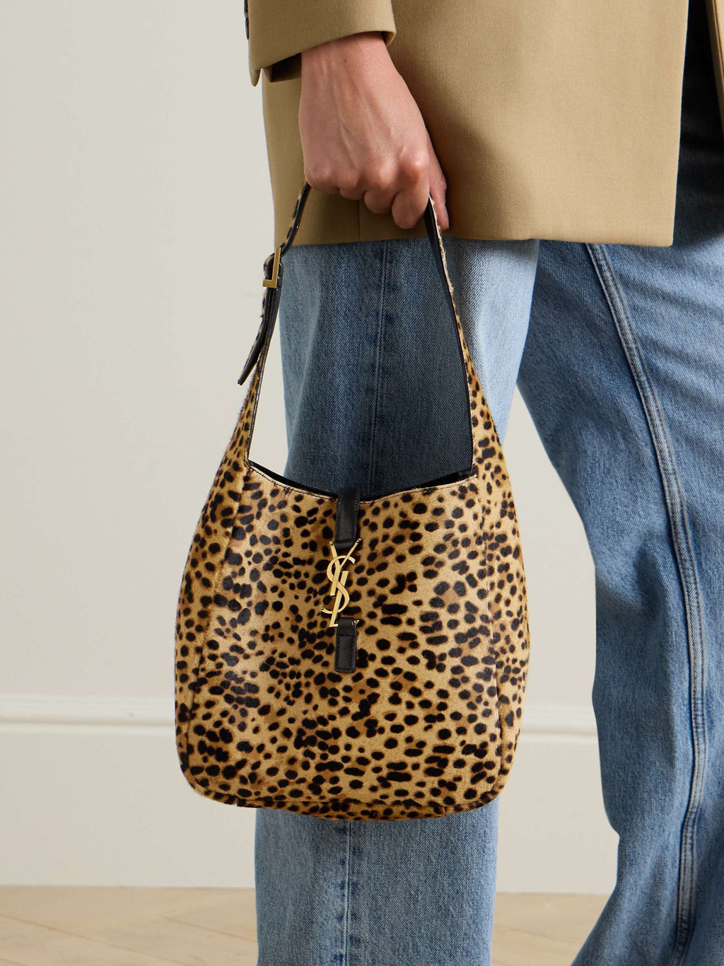 SAINT LAURENT Le 5 À 7 small  shoulder bag