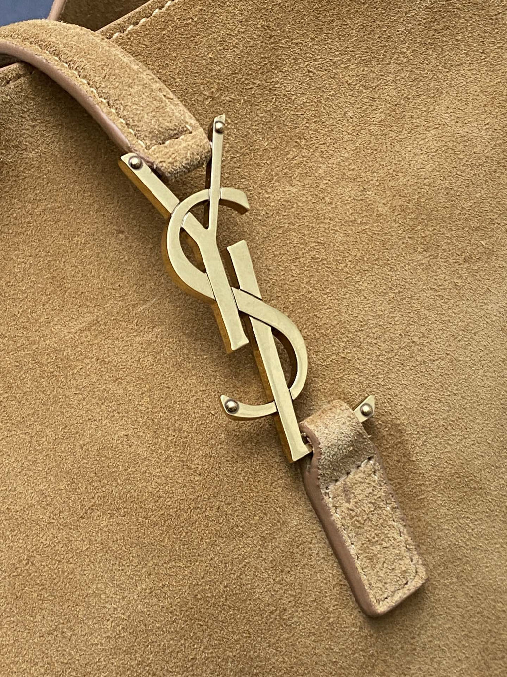 SAINT LAURENT LE 5 À 7 supple LARGE in suede