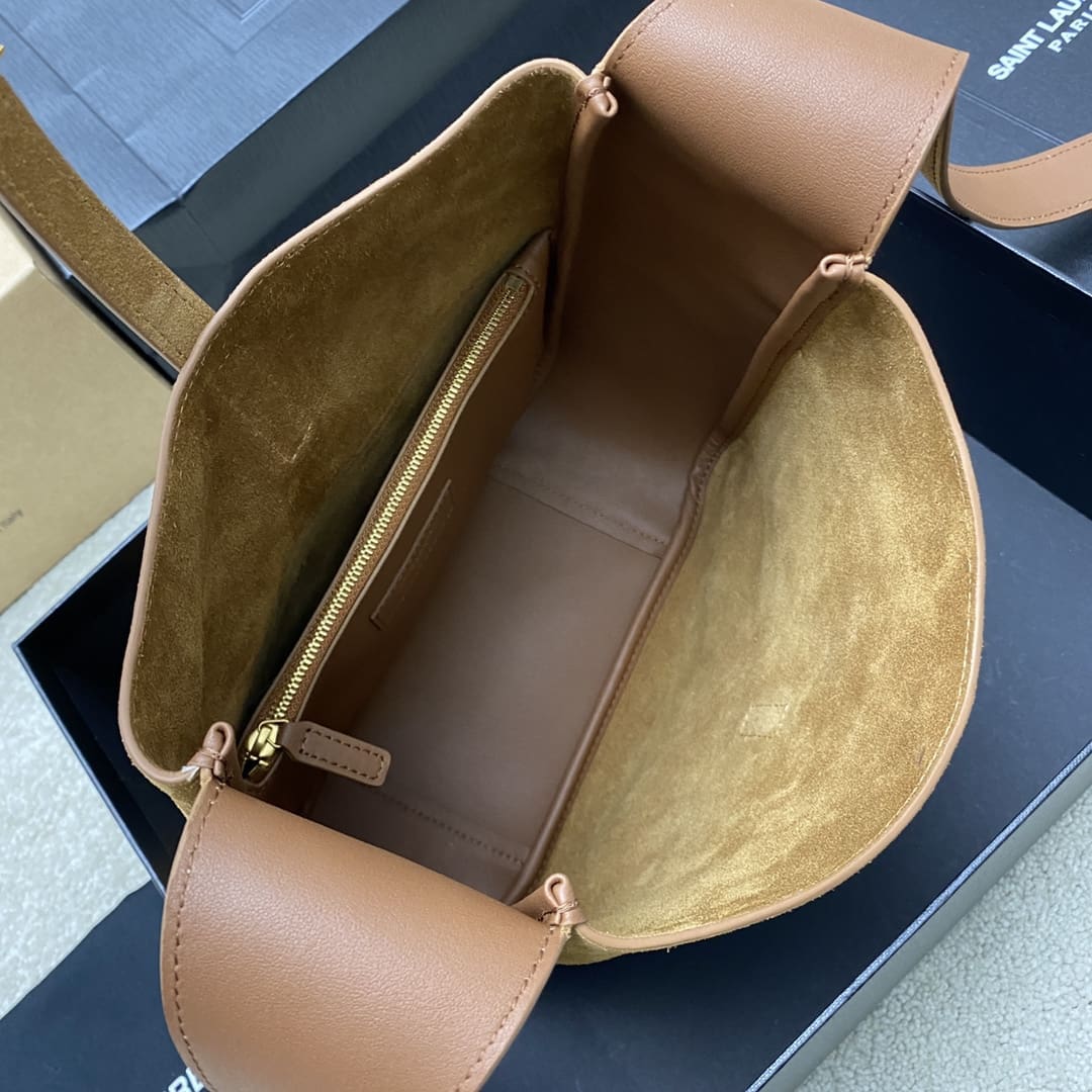 SAINT LAURENT LE 5 À 7 supple LARGE in suede