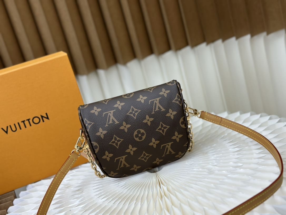 Louis Vuitton M82335 Mini Bumbag