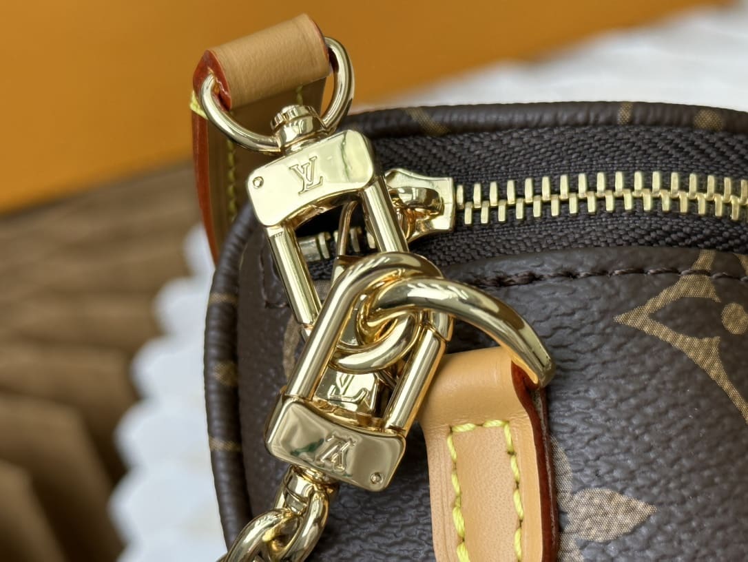 Louis Vuitton M82335 Mini Bumbag
