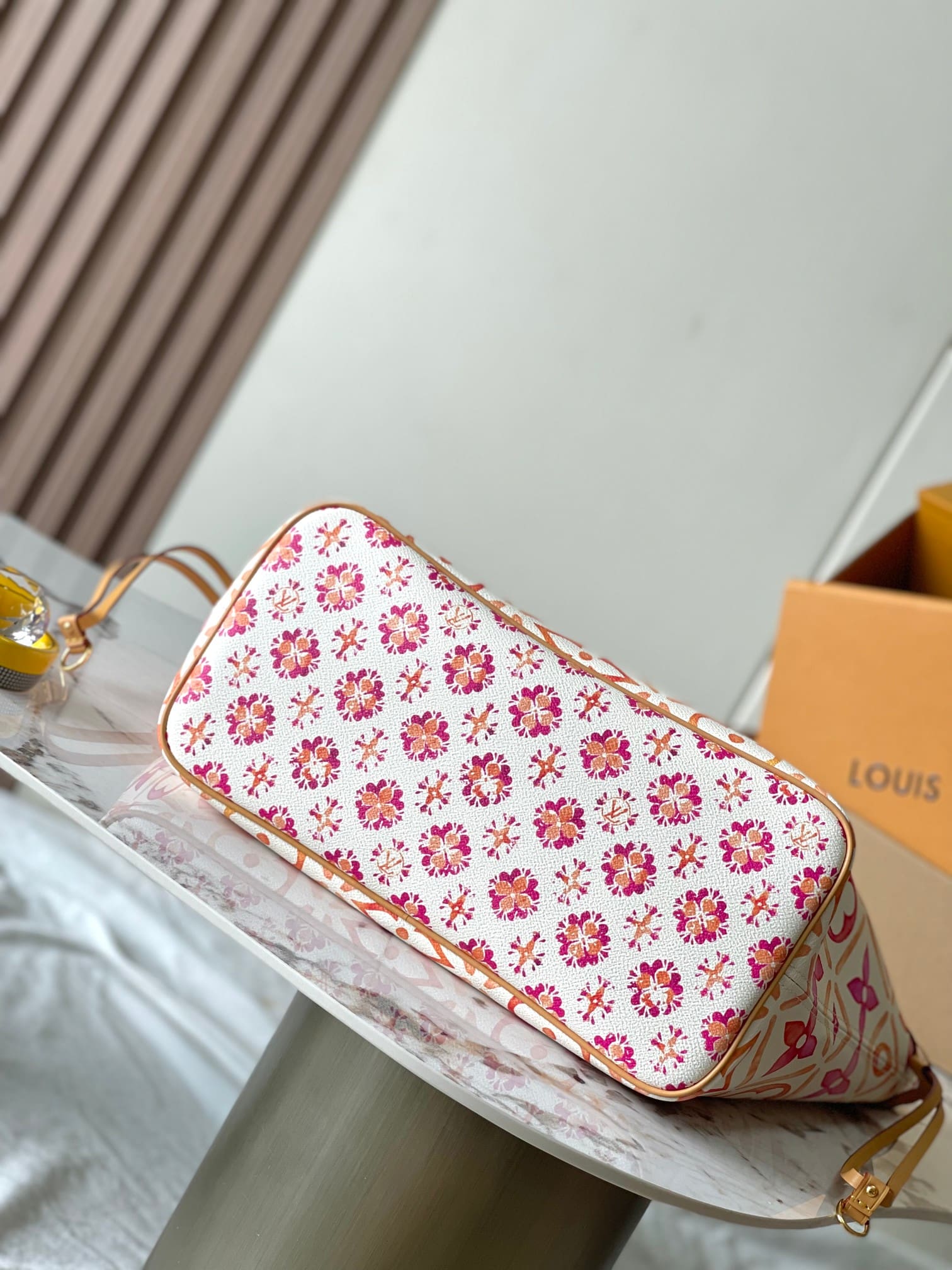 Louis Vuitton M25317 Neverfull MM Coral