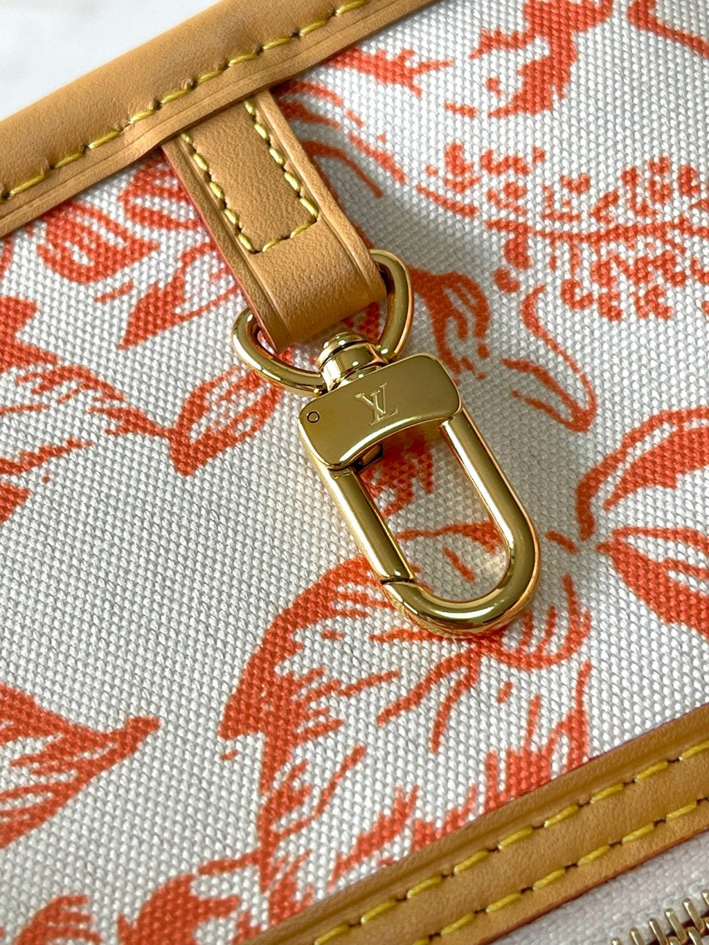 Louis Vuitton M25317 Neverfull MM Coral
