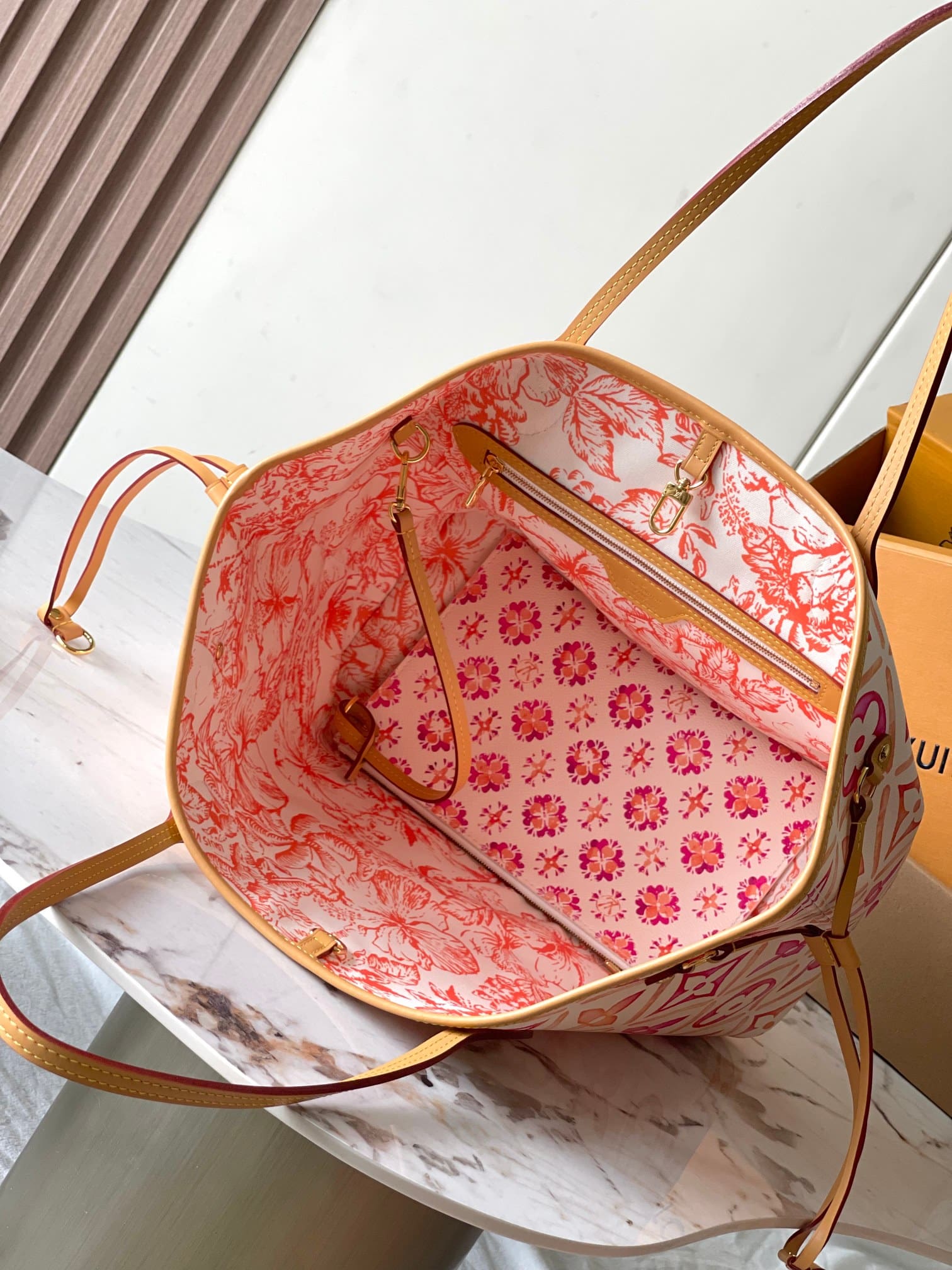 Louis Vuitton M25317 Neverfull MM Coral