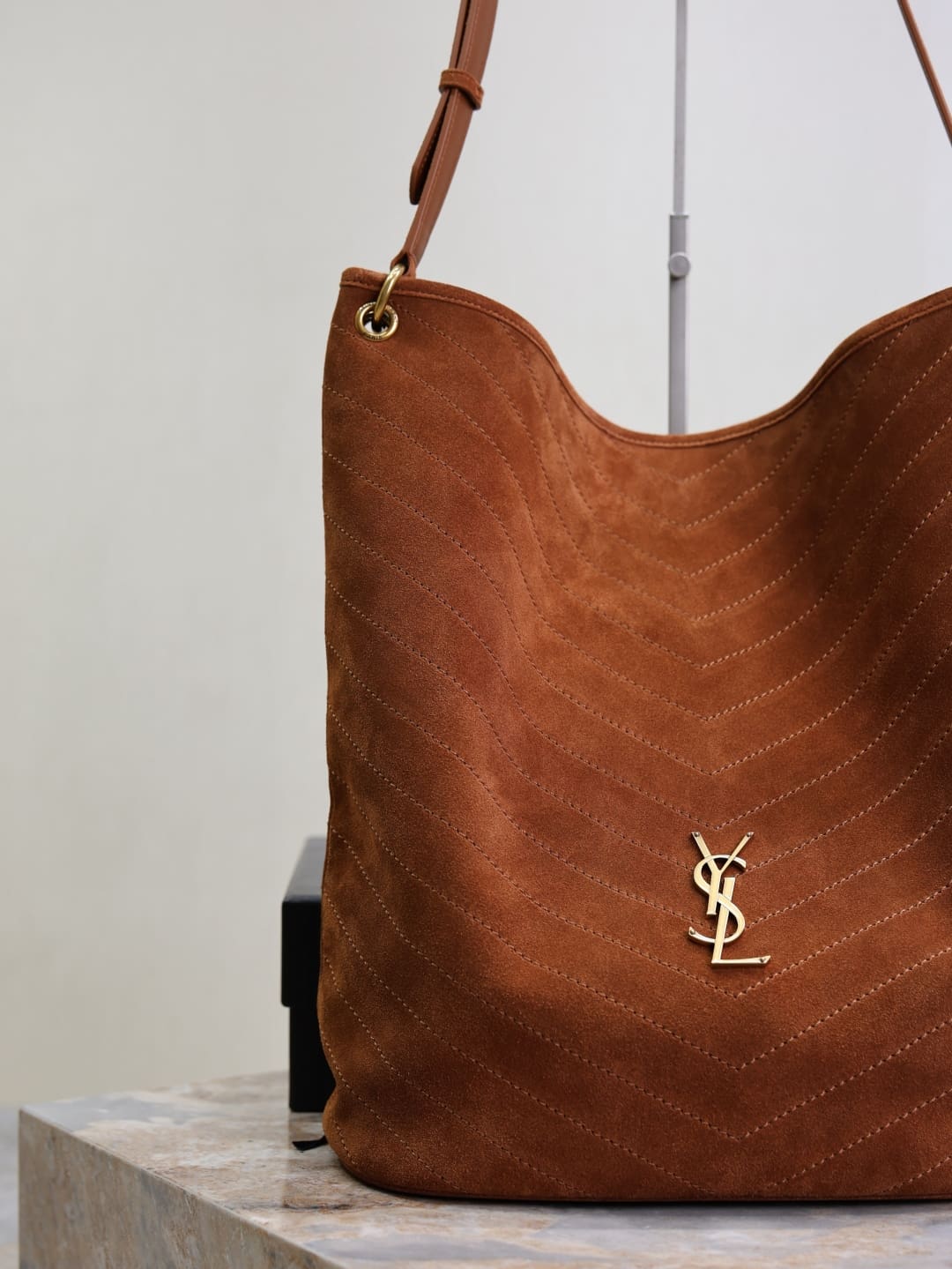 SAINT LAURENT NIKI supple bucket in suede