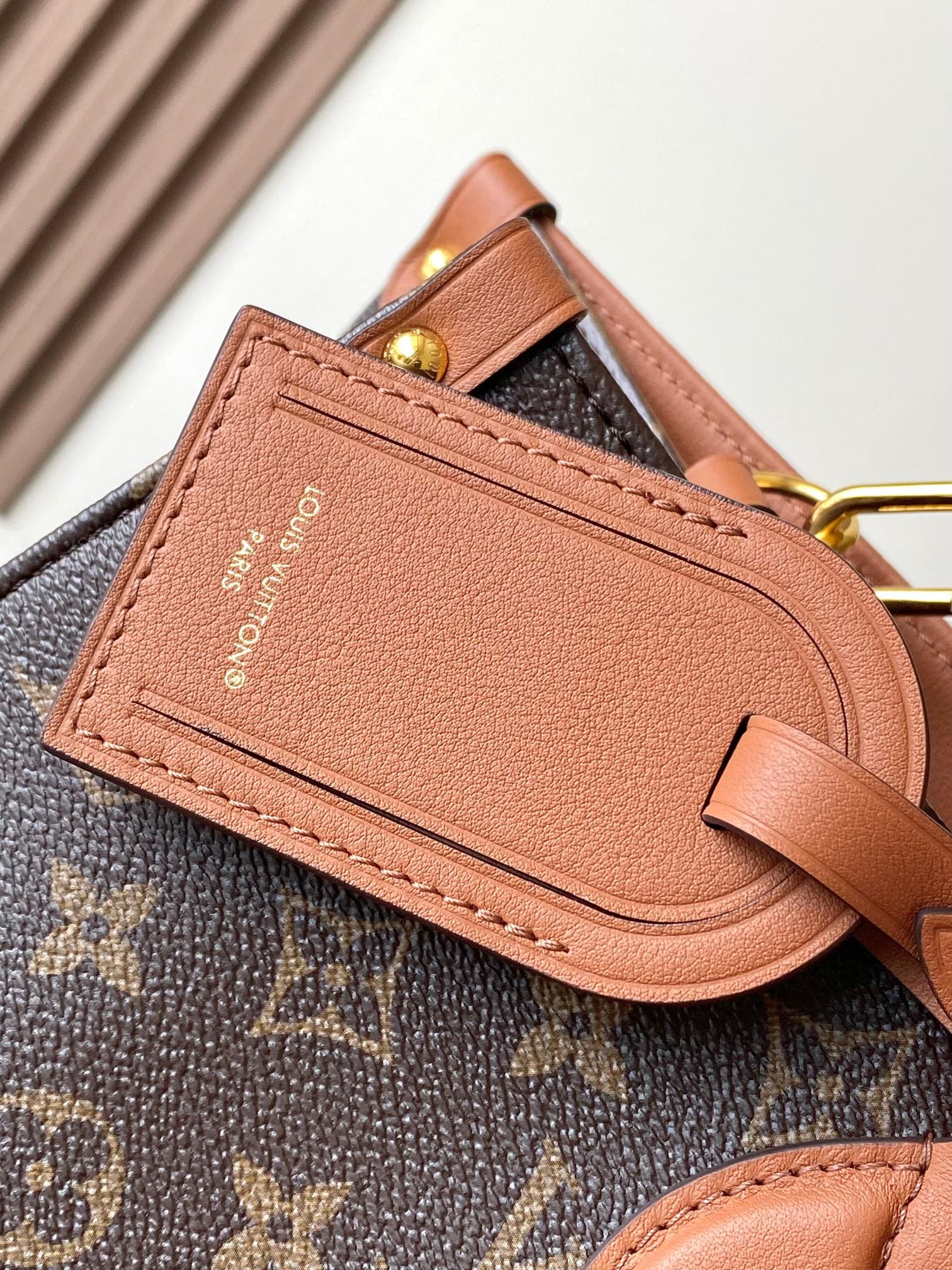 LOUIS VUITTON M14235 OnTheGo Organizer